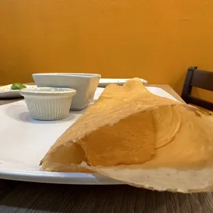 Dosa with saambar and chutney