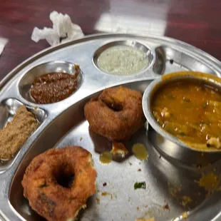 dont order , idli or 3 Piece Vada Sambar