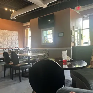 Entrance way, and water fountain.