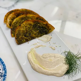 Zaatar Pita w hummus