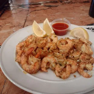 Off the Menu (Grilled Shrimp Cocktail) Didn't think I would eat all of these little crustaceans, but guess what? Delicioso!!