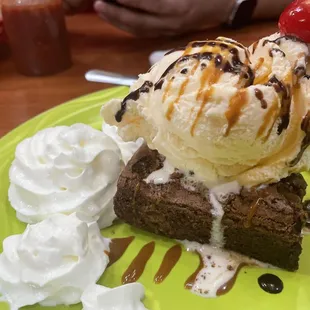 Brownie Sundae