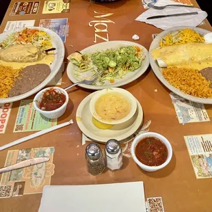 Chile Relleno &amp; Chicken &amp; Beef Fajita Super Burrito!