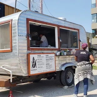 Dual rear wheels with a rear diff still on the frame, Frankenstein's trailer.
