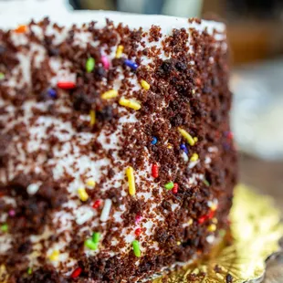 Derby Cake ($33/8"Round)