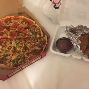 Half and half thin crust with fried ravioli