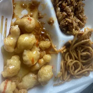 Lemon chicken no meat in it just a speck chow mein and fried rice