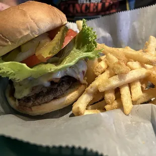Smash burger single and fries