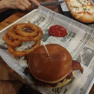 This is what an onion rings upgrade looks like. In other words... Don&apos;t pay for upgrades here.