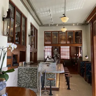 Entrance and bar area