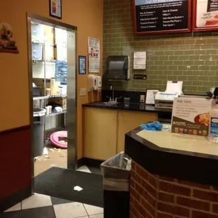 :( don&apos;t you think if you want to eat here it should be clean? I do. After I ordered, this is the pretty kitchen view...