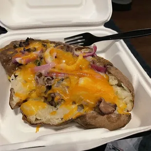 Black Angus Roast Beef Spud It&apos;s huge!