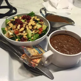 Chili and Savanah Salad with a vinaigrette dressing.