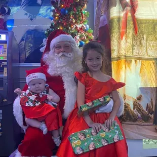 Santa with Ezzié and Rayne
