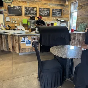 Cashier station