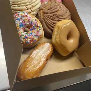 Donuts and pan dulce