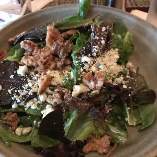 Walnut Mixed Greens
