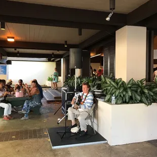 Love the live Greek music!
