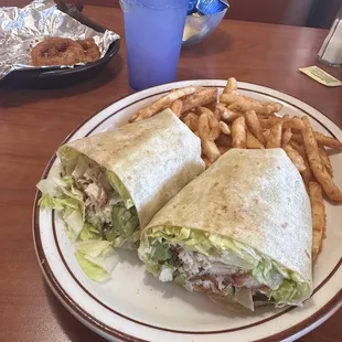 Crispy chicken wrap with onion rings were so delicious. First time here and loved it.