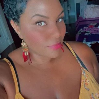 Nia B.