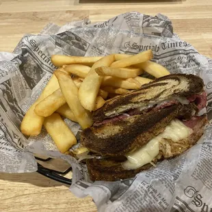 McCreary's Irish Pub & Eatery