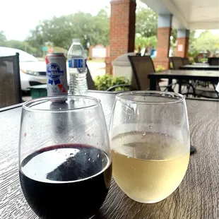 Lunch special Wine BOGO