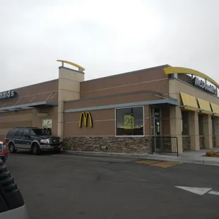 Super clean restaurant; ridiculously friendly &amp; efficient staff. The annual Big Mac outing was a big success.