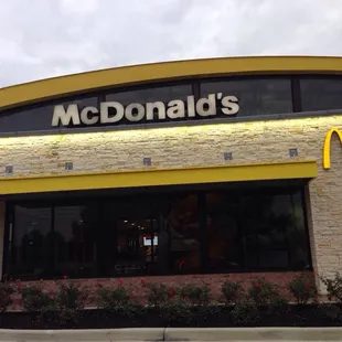 the front of a mcdonald&apos;s restaurant