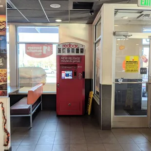 the inside of a fast food restaurant