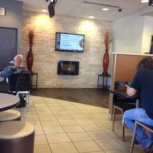 Wow- you can watch a football game and sports highlights here! Sweet!