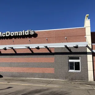 the front of a mcdonald's restaurant