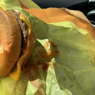 Double cheeseburger, Daoust, and ketchup