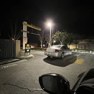 they&apos;re blocking the drive thru with their own cars so they don&apos;t have to work