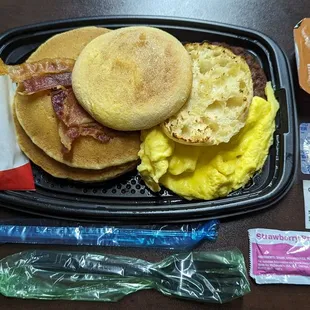 Deluxe breakfast for $6 mobile app deal