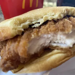 Meat was dry and stringy.  No Mayo or sauce....just ok.