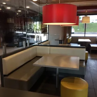 nice decorations, rookie staff