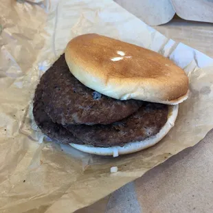 Second try on my hamburger that came out with cheese the first time.  Why don&apos;t I learn?!