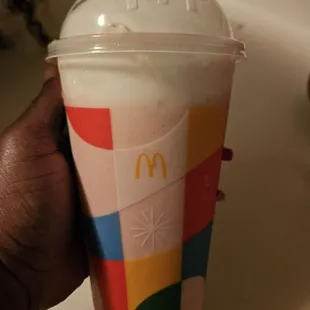 Large Strawberry shake
