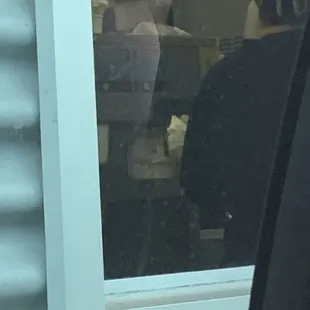 Employee not wearing gloves