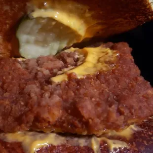 Yum dried up chicken sandwich not deluxe payed extra a gas station sells better sandwiches. The employees here seem to lazy to even try.