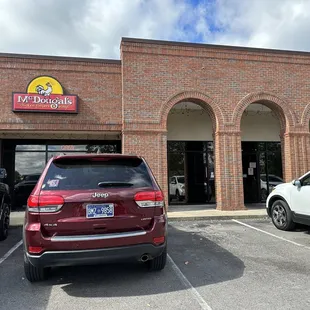 the outside of a restaurant