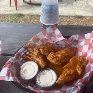 Chicken fingers -gold sauce