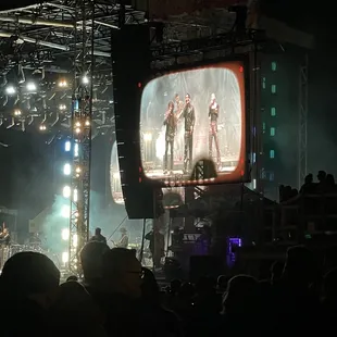 Leon bridges, only act that I've heard of personally.