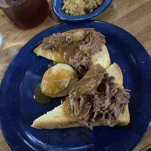 Roast beef sandwich with mashed potatoes and Apple crisp for dessert.