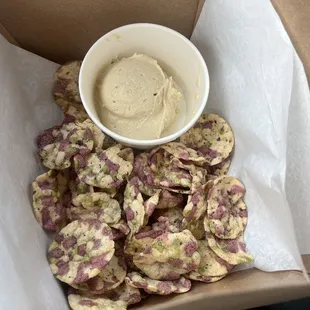 Hommus and chips