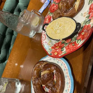 Pretzels and beer cheese.