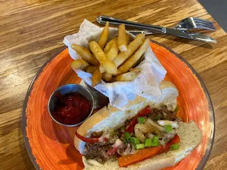 Uptown Kitchen + Taphouse