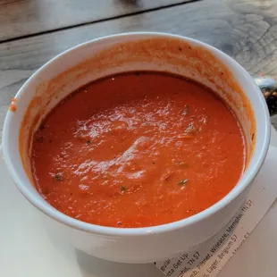Red pepper tomato soup