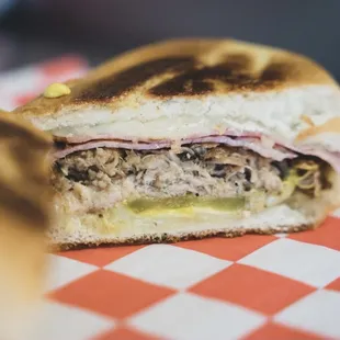  a sandwich cut in half