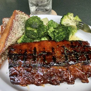 ribs and broccoli